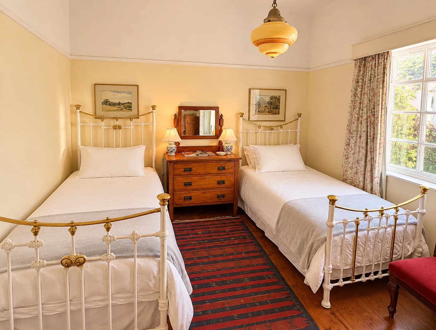 Room 10 thumbnail 3