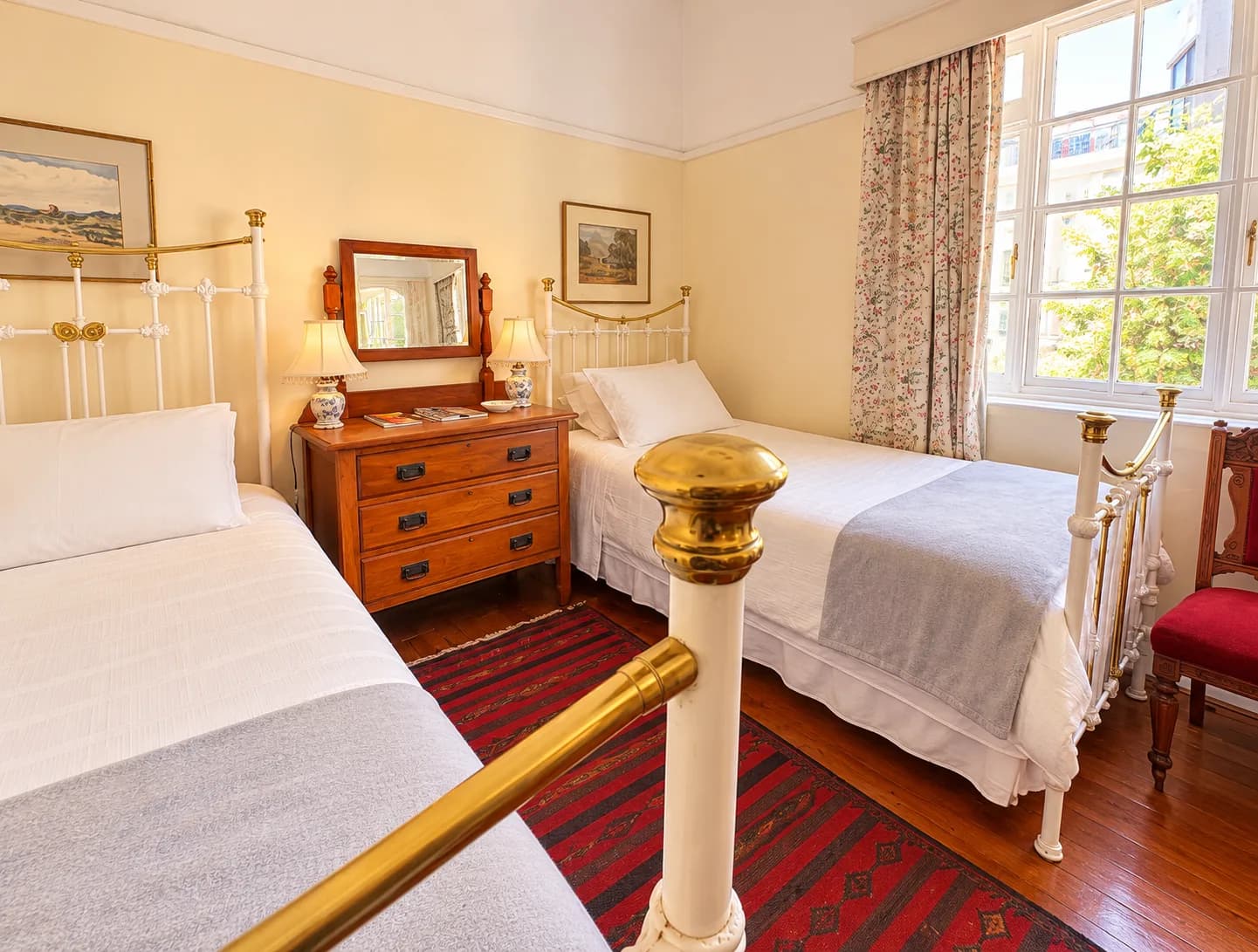 Room 10 thumbnail 7