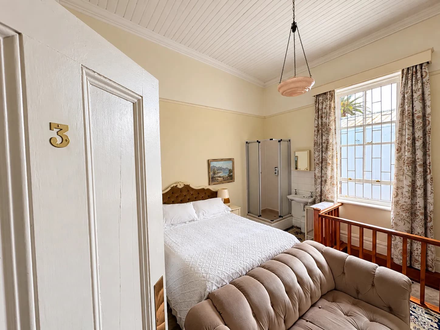 Room 3 — Family Room Sleeps 5 at Stonehurst Guest House
